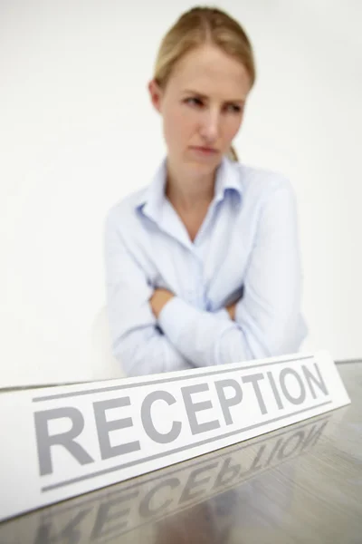 Kvinnlig receptionist — Stockfoto