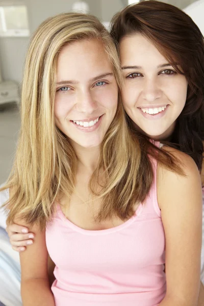 Portrait of teenage girls — Stock Photo, Image