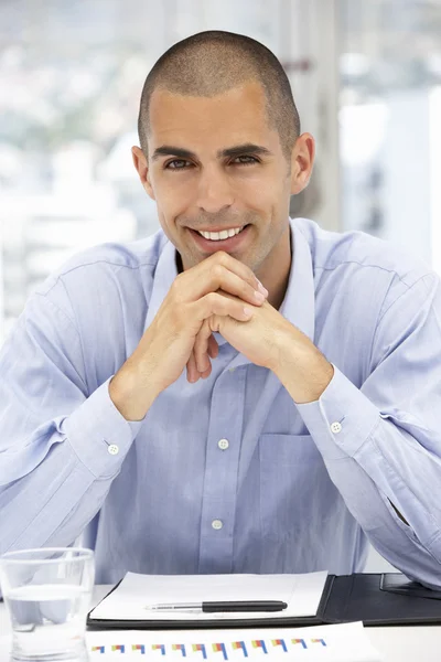 Successful young businessman — Stock Photo, Image