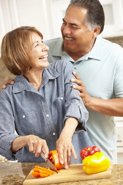 Senior couple cooking — Stock Photo, Image