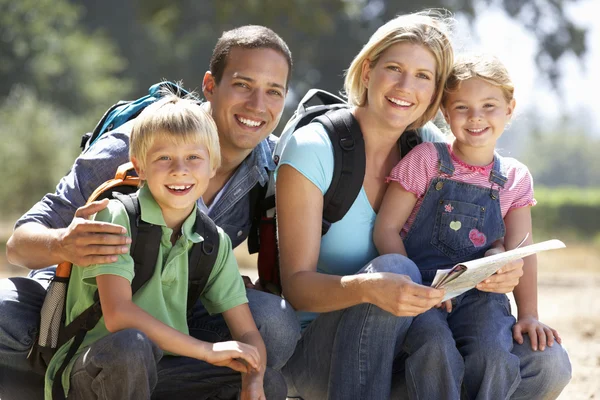 Young family on country walk — Stock Photo, Image