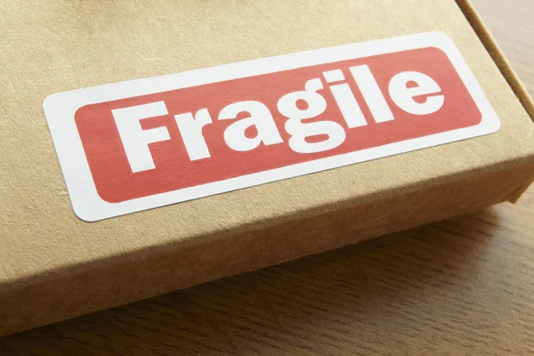 Fragiles Paket für den Versand — Stockfoto