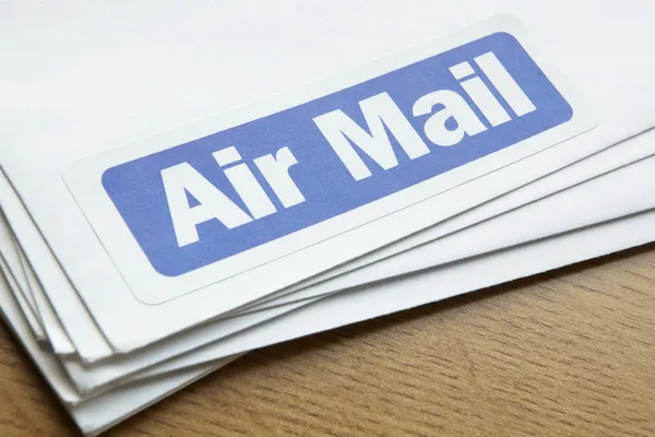 Lucht mail documenten voor verzending — Stockfoto