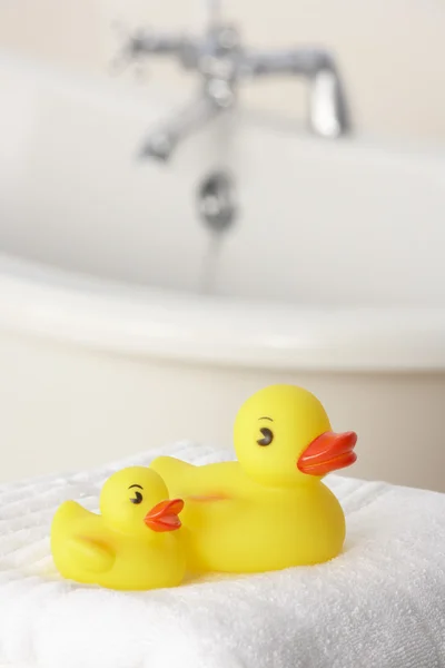 Rubber ducks in bathroom — Stock Photo, Image