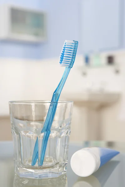 Tandenborstel en tandpasta — Stockfoto