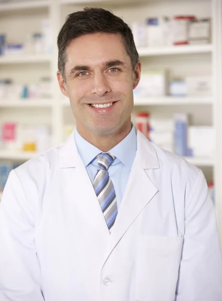 Portrait American pharmacist at work — Stock Photo, Image
