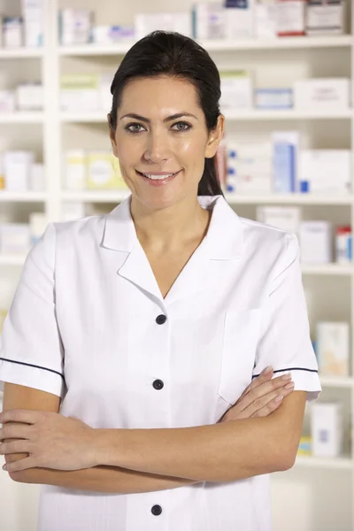 Portrait Pharmacien américain au travail — Photo