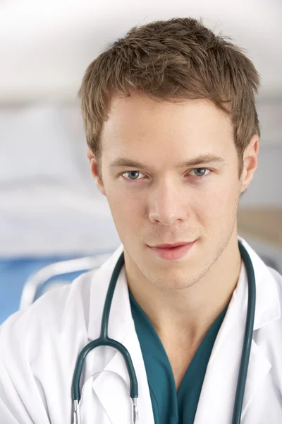 Portrait Étudiant médecin américain en salle d'hôpital — Photo