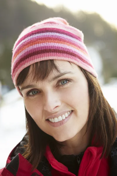 Middle Aged Woman Dressed For Cold Weather — Stock Photo, Image