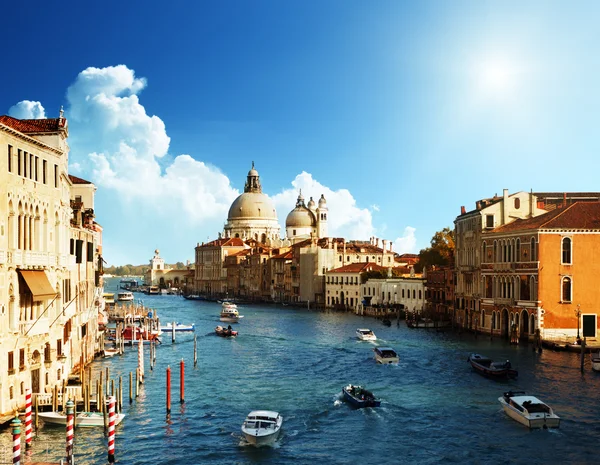 Grand canal en de Basilica di santa maria della salute, Venetië — Stockfoto