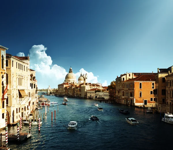 Canal Grande och basilikan santa maria della salute, Venedig京杭运河和大教堂圣玛丽亚 della 致敬、 威尼斯 — 图库照片