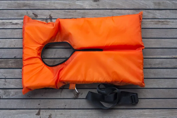 オレンジ色のライフ ジャケット. — ストック写真