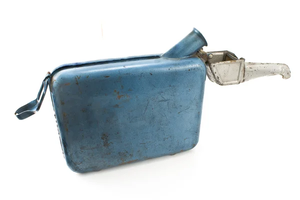 Velho ferrugento gasolina jerry lata com tampa — Fotografia de Stock