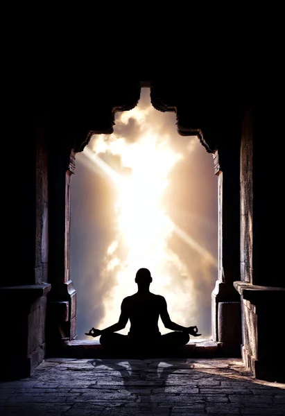 Yoga meditation in temple — Stock Photo, Image