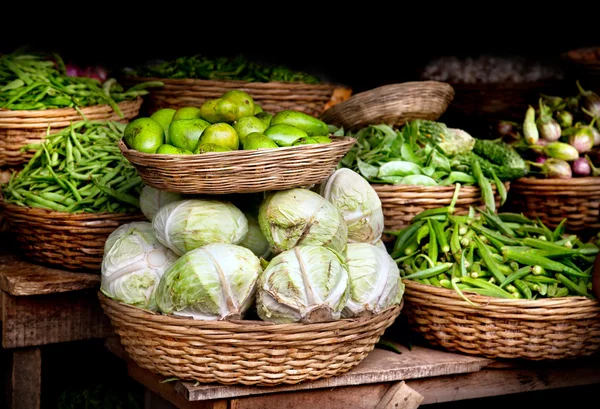 Овощи на индийском рынке — стоковое фото