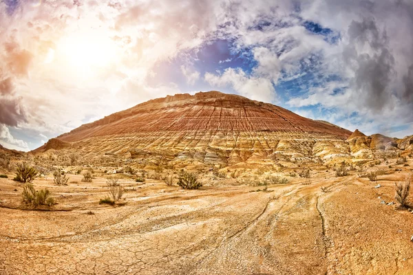 Mountain in desert — Stock Photo, Image