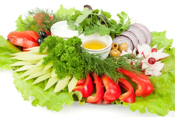 Platte mit verschiedenen frischen Gemüsesorten — Stockfoto