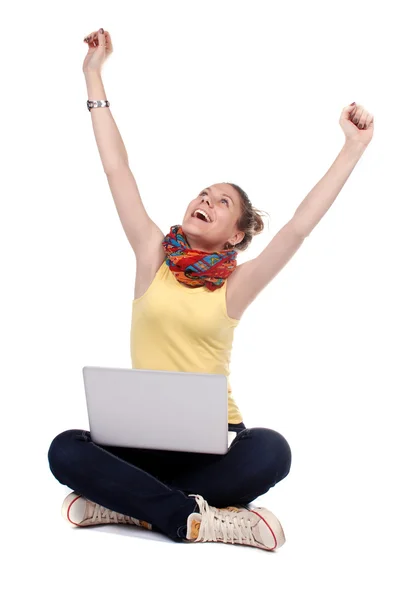 लैपटॉप के साथ लड़की एक सफेद पृष्ठभूमि पर अलग — स्टॉक फ़ोटो, इमेज