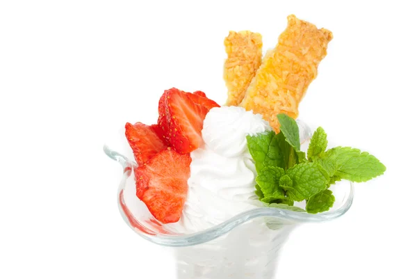 Fresh strawberries with whipped cream — Stock Photo, Image
