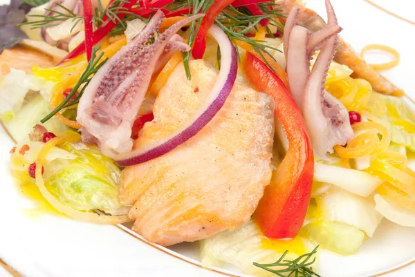 Салат из морепродуктов — стоковое фото