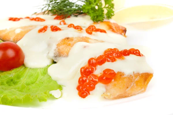 Prato de peixe - salmão grelhado com legumes — Fotografia de Stock