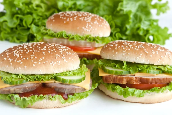 Trzy burger z mięsa i warzyw — Zdjęcie stockowe