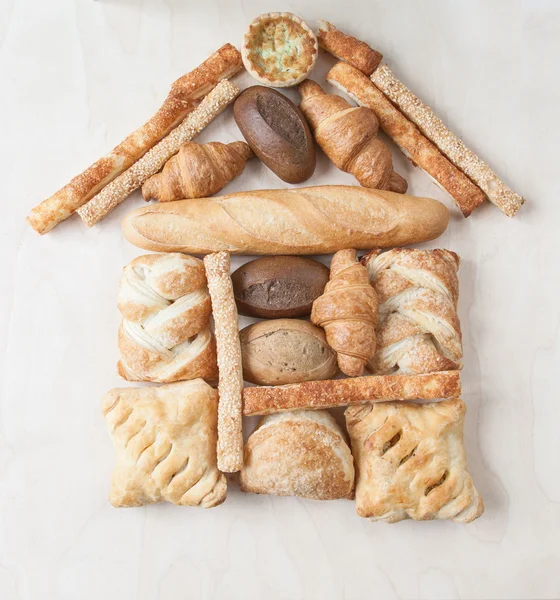 Różnych małych pieczony chleb i bułeczki — Zdjęcie stockowe