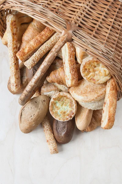 Různé malé pečený chléb a housky — Stock fotografie