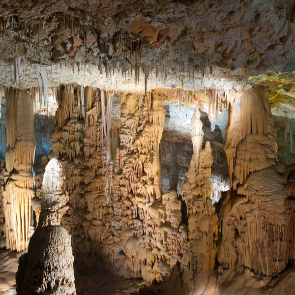 Σταλακτίτης σταλαγμιτικό σπήλαιο — Φωτογραφία Αρχείου