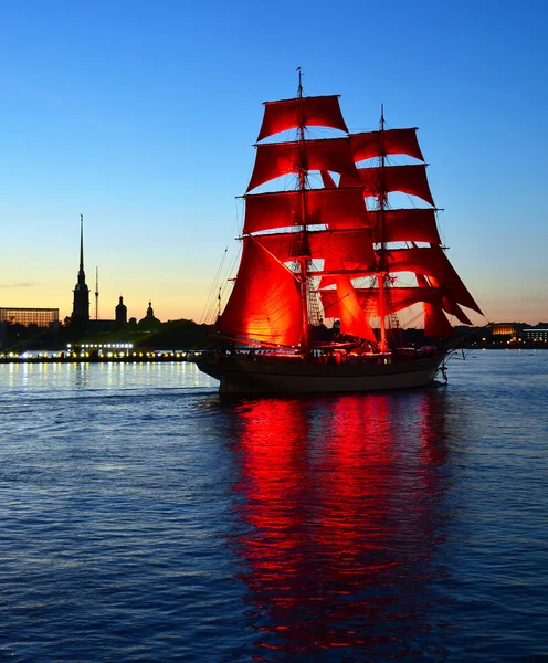 Санкт-Петербург, 24 червня: свято «Червоні вітрила" Ліцензійні Стокові Фото