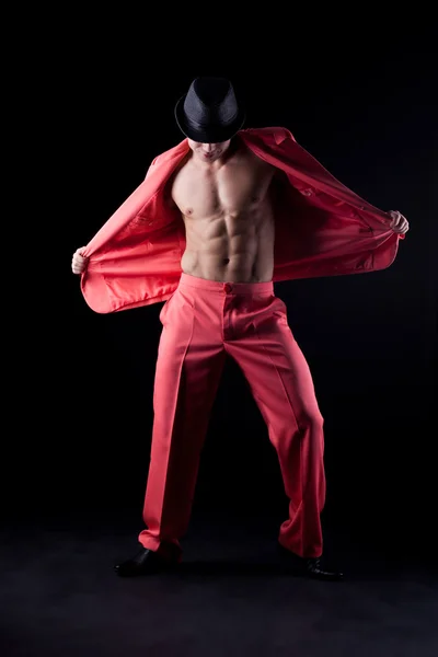 Homem sexy em terno vermelho — Fotografia de Stock