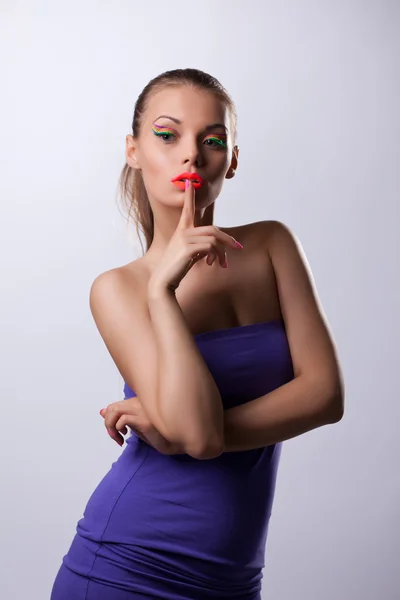 Schoonheid vrouw met ultraviolet make-up portret — Stockfoto