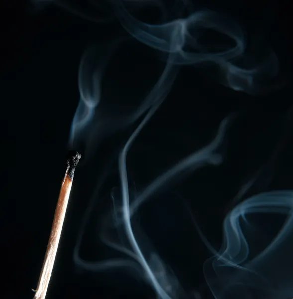 Extinguido o jogo com fumaça — Fotografia de Stock