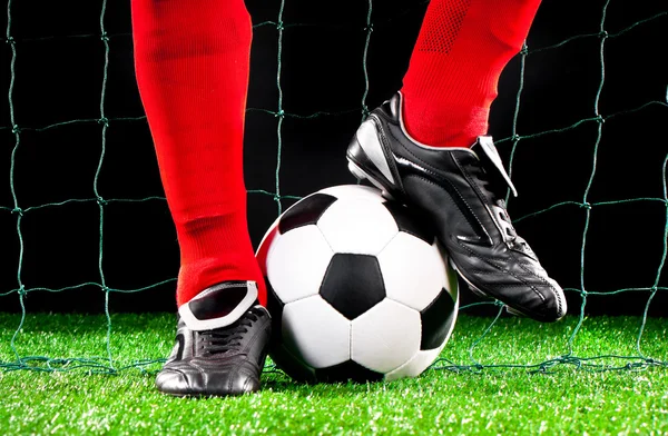 Fotboll på fotbollsplanen — Stockfoto