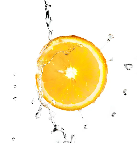 Pomeranč ve vodě — Stock fotografie
