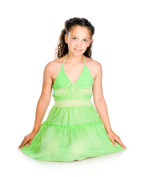 Menina bonita no vestido verde — Fotografia de Stock