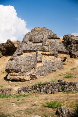 büyük bir taş