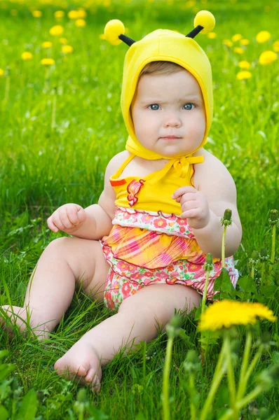 Happy little girl on the meadow — Stock Photo, Image