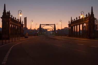 Glienicker Brücke am Morgen