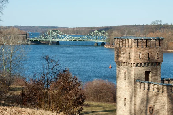 Brücke und Schlossturm — Stock Fotó