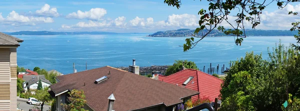 Tacoma Neighborhood with roofs and Puget Sound. — Stock Photo, Image
