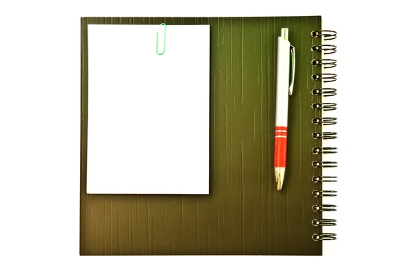 Cuaderno y pluma aislados . — Foto de Stock