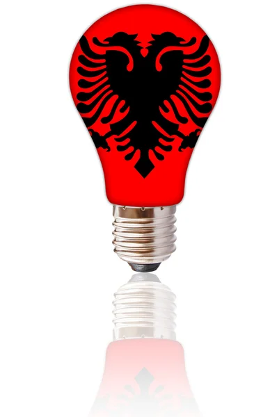 Flaga Albanii żarówki na białym tle — Zdjęcie stockowe