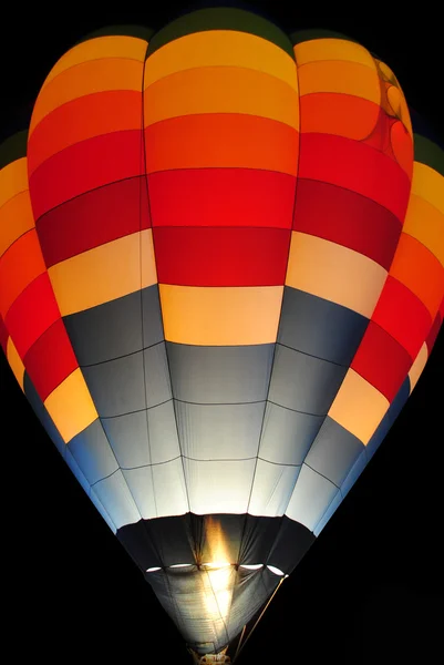 Horkovzdušný balón v noci — Stock fotografie