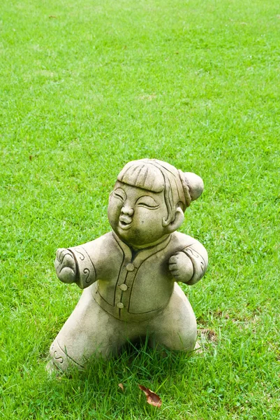 Κινέζικο άγαλμα για την πεδίο χόρτο στο ναό. — Φωτογραφία Αρχείου