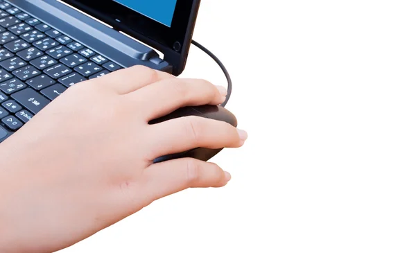 Mão empurrando teclado laptop — Fotografia de Stock