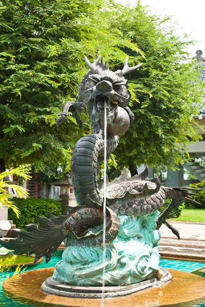 Китайская статуя дракона. — стоковое фото