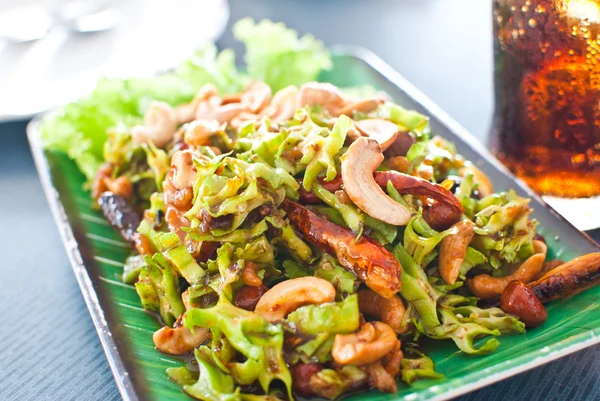 Salada tailandesa de frutos do mar — Fotografia de Stock