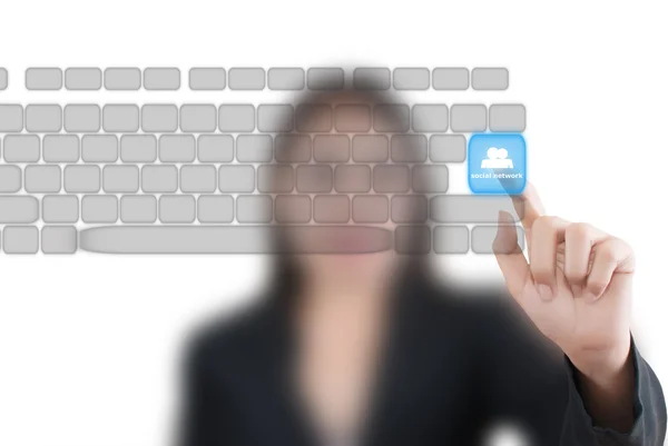 Ásia negócio senhora empurrando teclado no o quadro branco — Fotografia de Stock