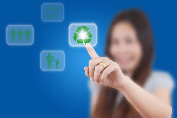 Asian business lady pushing recycle button on the whiteboard. — Stock Photo, Image